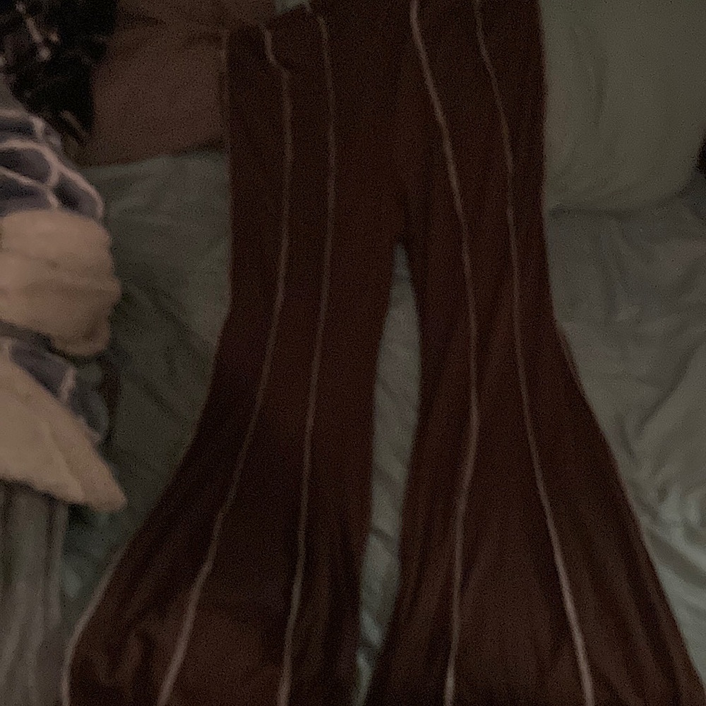 Hi I am selling plus high waisted flare leg pants without bag